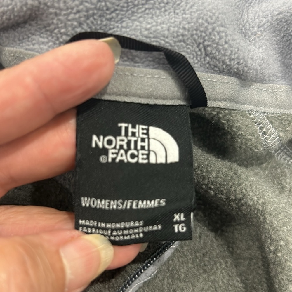 The North Face Gray Fleece Quarter Zip Jacket. Size XL (960) - Picture 7 of 12